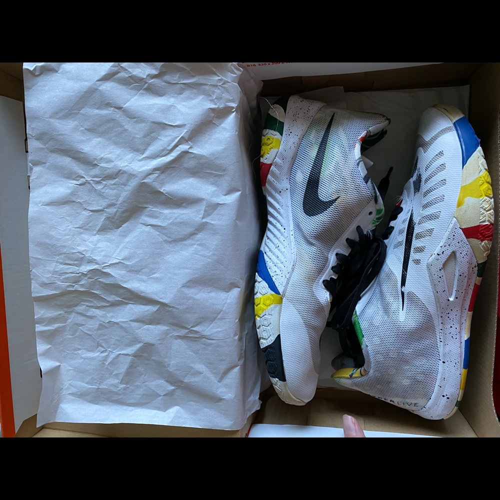 Nike men’s hyper live basketball shoe